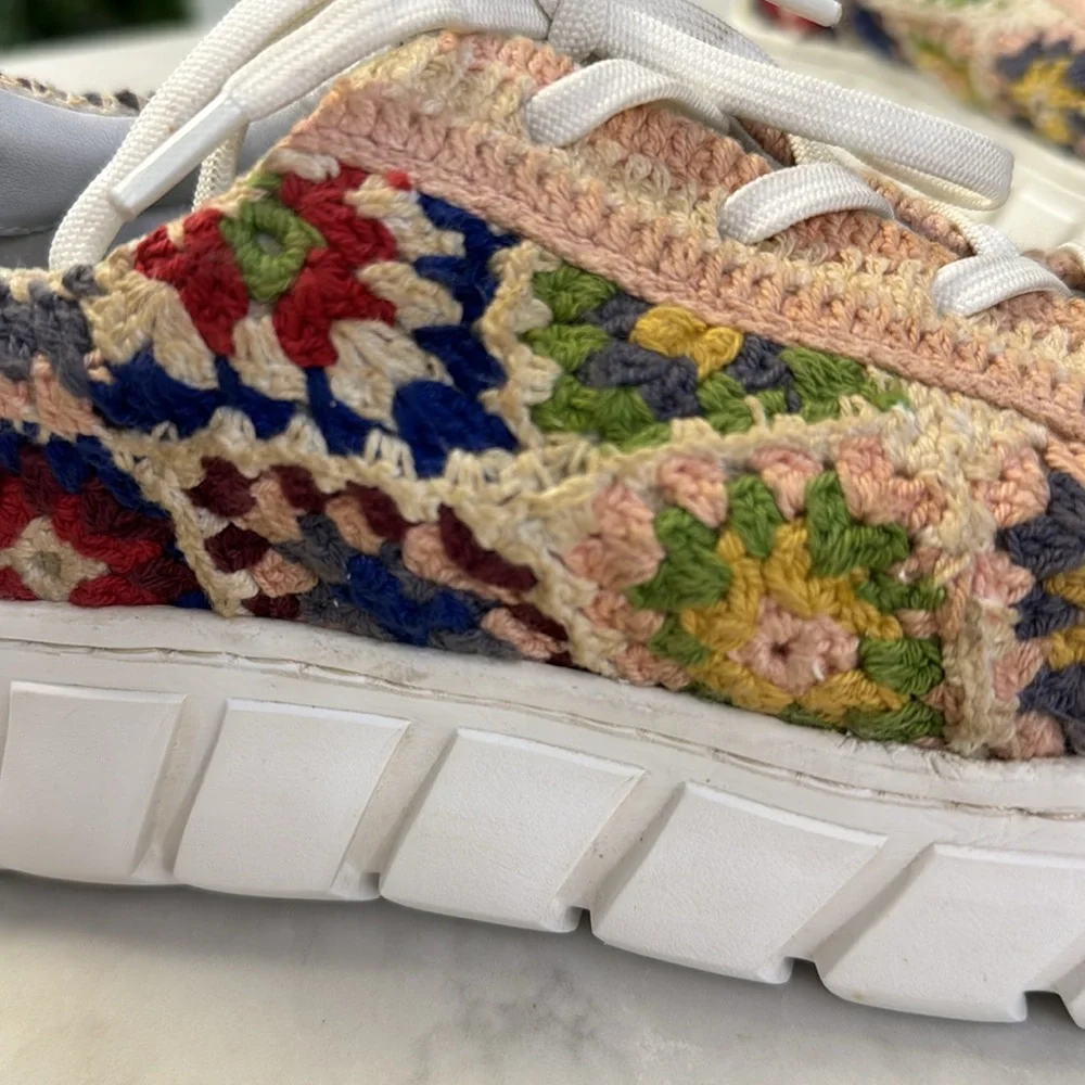 Free People Catch Me if You Can Crochet Platform Sneakers Size 38 Women’s 7.5